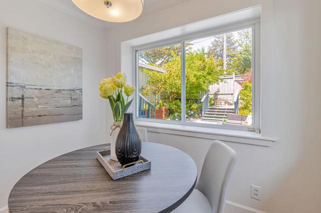 6827 Ridgewood Drive, Oakland CA: https://media.crmls.org/mediaz/ddd487ef-eecc-4843-9e1c-b264e6861ede.jpg