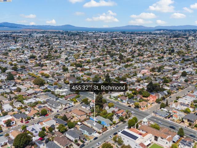 455 32nd St, Richmond CA: https://media.crmls.org/mediaz/ddd494da-a007-4d19-9278-c3a1c7cf029d.jpg