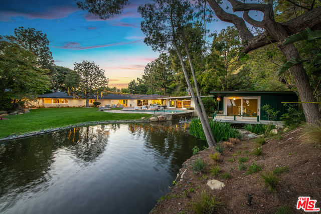 1177 Loma Linda Drive, Beverly Hills CA: https://media.crmls.org/mediaz/ddd4a019-b8f1-463b-81ce-ba059bebdeff.jpg