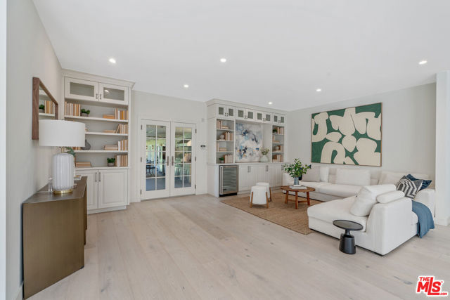 Image 14 of 57 For 632 Arden Boulevard