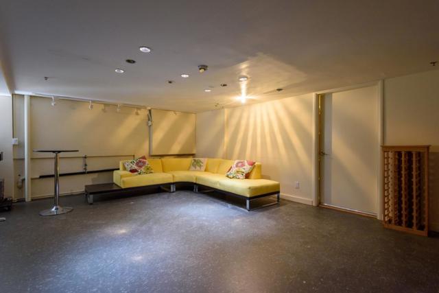 3527 Oak Knoll Drive, Redwood City CA: https://media.crmls.org/mediaz/ddd4c1de-c8dc-4b24-88c5-accc5adf5140.jpg