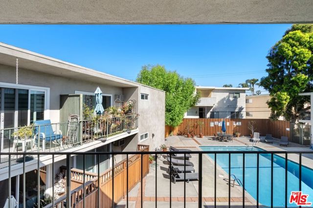 3640 Cardiff Avenue, Los Angeles CA: https://media.crmls.org/mediaz/ddd4d63a-4e89-47a7-8025-eead1d535f52.jpg