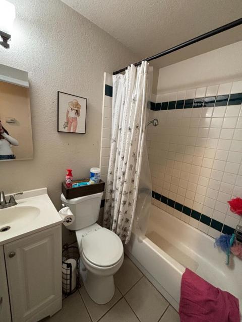 418 Calaveras Way, Greenfield CA: https://media.crmls.org/mediaz/ddd5046f-5a5d-4b66-8d66-e5022189b364.jpg