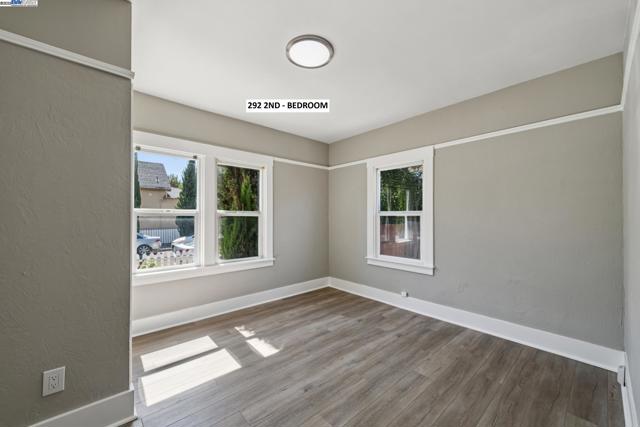 290 2Nd Ave, San Leandro CA: https://media.crmls.org/mediaz/ddd5bd22-c34b-4e74-86e6-959320826a81.jpg