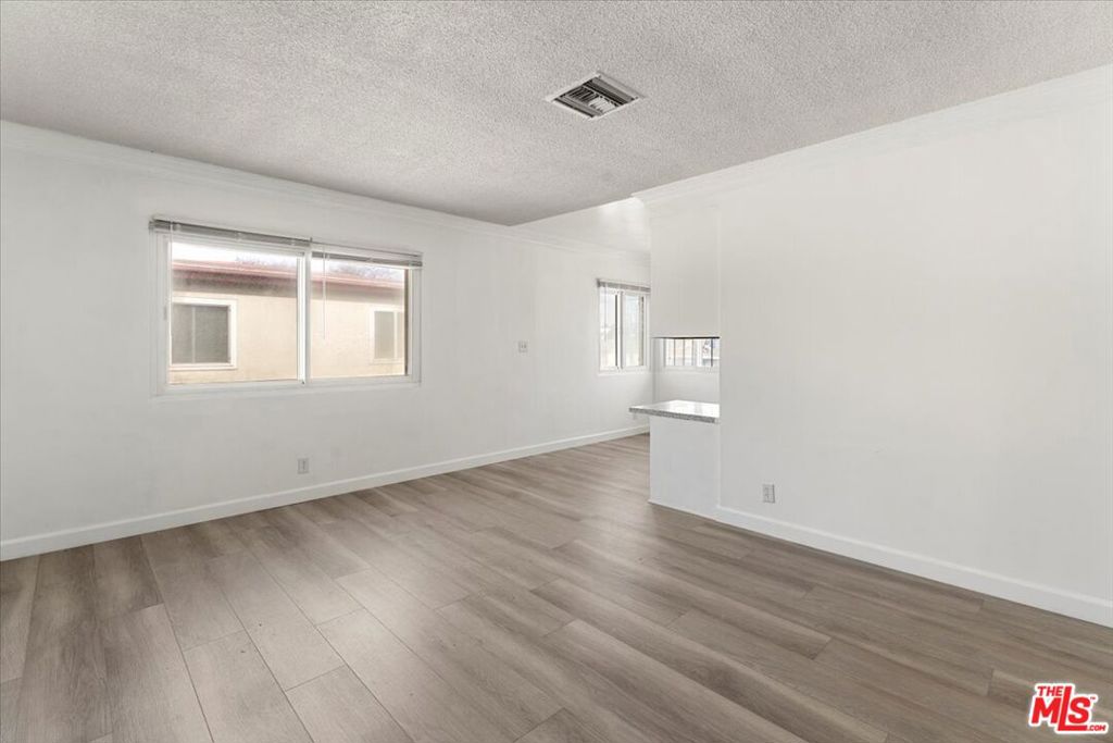 Ddd5Cb30 5C17 4A66 Bd82 A57C23F77Ecd 715 Larch Street #7, Inglewood, Ca 90301 &Lt;Span Style='BackgroundColor:transparent;Padding:0Px;'&Gt; &Lt;Small&Gt; &Lt;I&Gt; &Lt;/I&Gt; &Lt;/Small&Gt;&Lt;/Span&Gt;