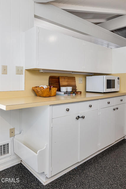 1199 Arden Road, Pasadena CA: https://media.crmls.org/mediaz/ddd5e202-f834-4ba3-b7ec-a7989a0610ce.jpg