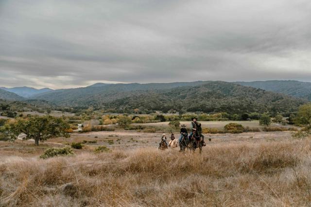 8 Corral Run, Carmel CA: https://media.crmls.org/mediaz/ddd6d51f-66b4-410a-93a7-bb4267ebd296.jpg