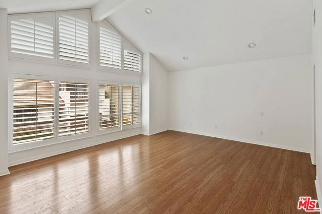 2781 Woodwardia Drive, Los Angeles CA: https://media.crmls.org/mediaz/ddd73db5-2a5b-405b-b33f-905109bd132f.jpg