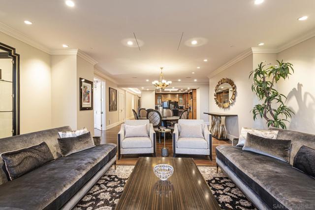 700 Front St, San Diego CA: https://media.crmls.org/mediaz/ddd7473c-fe55-46b6-8468-426a25b81744.jpg