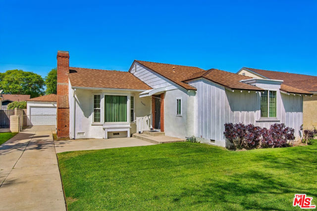 3825 Edgehill Drive, Los Angeles CA: https://media.crmls.org/mediaz/ddd813cd-c993-4ff0-88a9-0d5d2d1b2116.jpg
