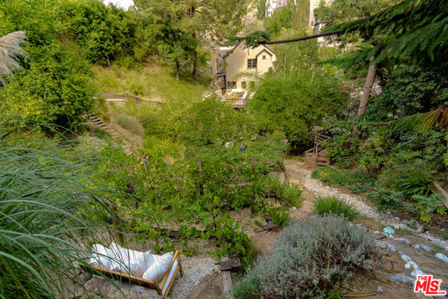 3105 Ledgewood Drive, Los Angeles CA: https://media.crmls.org/mediaz/ddd83fbf-9e18-464e-8e5c-e002c6fbed6c.jpg