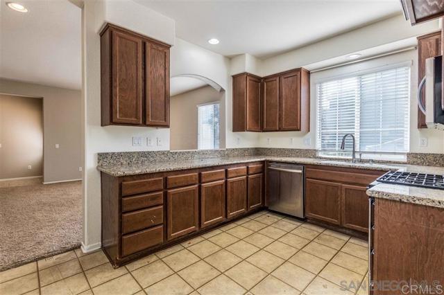 Detail Gallery Image 1 of 21 For 1441 Levant Ln Unit 5, Chula Vista,  CA 91913 - 3 Beds | 2/1 Baths