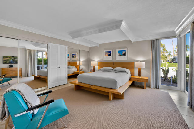 246 E Avenida Granada, Palm Springs, CA 92264