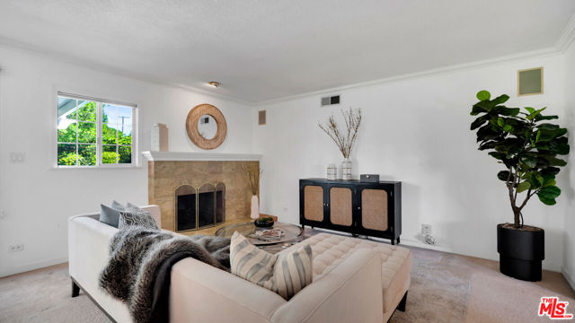 18501 Germain Street photo 7