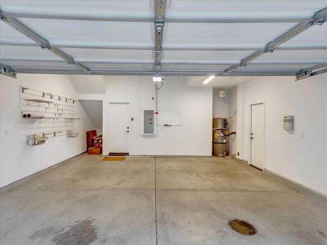 1452 N Harbor Boulevard, Santa Ana CA: https://media.crmls.org/mediaz/dddc0f12-5ddd-4449-be4d-29facd9d5992.jpg