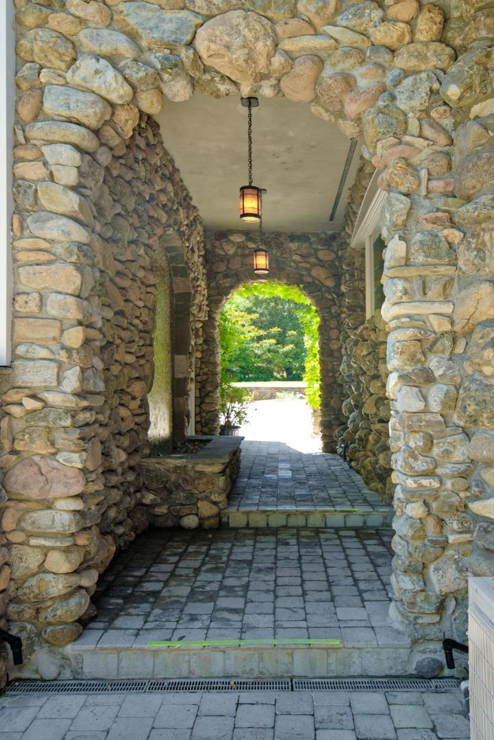 https://media.crmls.org/mediaz/dddc85b9-53ba-46b1-8656-e33994297f00.jpg?preset=X-Large