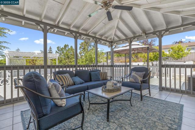 245 Parkview Ter, Vallejo CA: https://media.crmls.org/mediaz/dddc8b1f-e214-4289-ae5d-e4f5533f48cd.jpg
