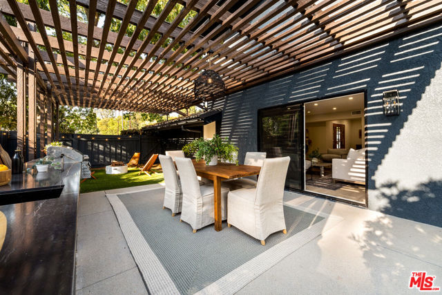22824 Margarita Drive, Woodland Hills CA: https://media.crmls.org/mediaz/dddd5253-7bb5-424d-992f-f0637e5636d2.jpg