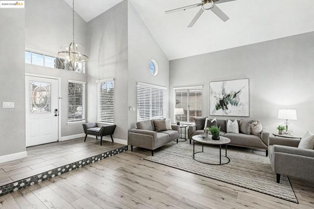 2127 Prestwick Dr, Discovery Bay CA: https://media.crmls.org/mediaz/dddd5fae-abd1-4fd3-abc9-d8dbe1fd438f.jpg