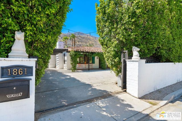 1861 S Palm Canyon Drive, Palm Springs CA: https://media.crmls.org/mediaz/ddde24bd-54c2-4683-ba3c-fa5d6a012384.jpg