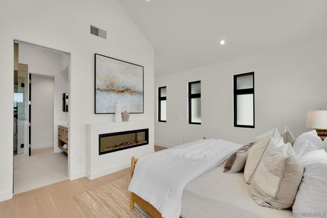 Image 22 of 32 For 1073 Opal Street