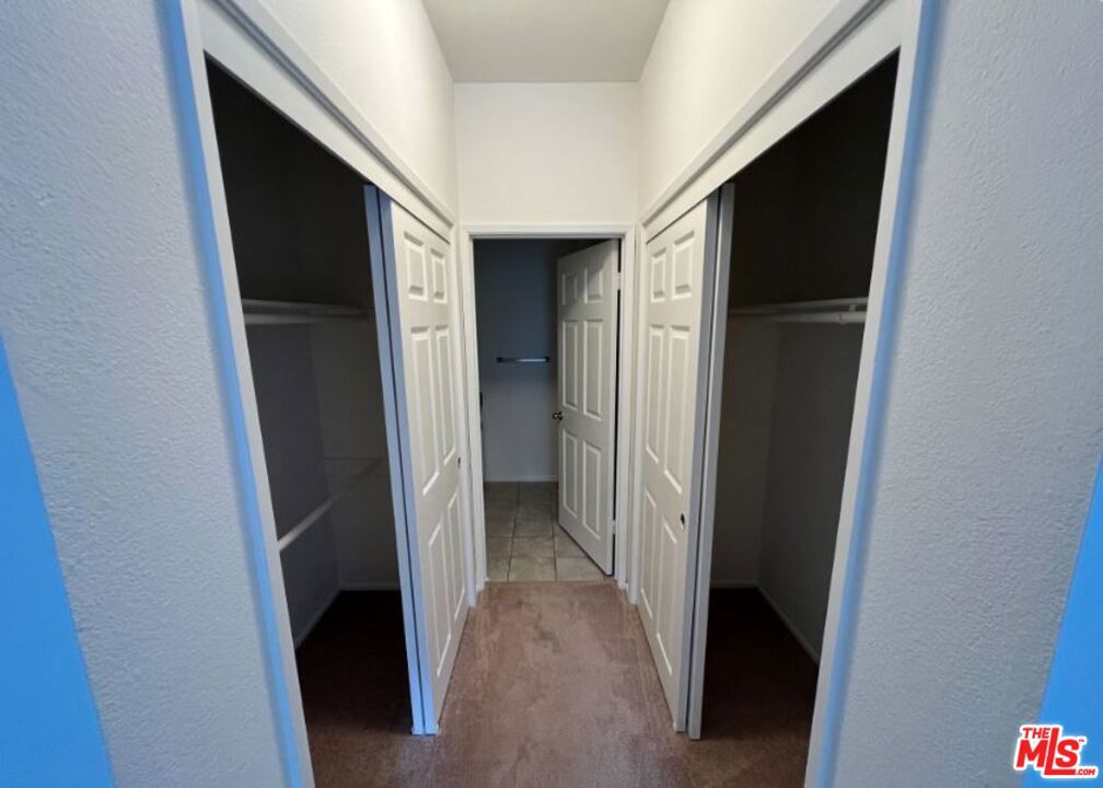 https://media.crmls.org/mediaz/dde14f5e-28e5-43ec-a5e7-436450afff00.jpg?preset=X-Large