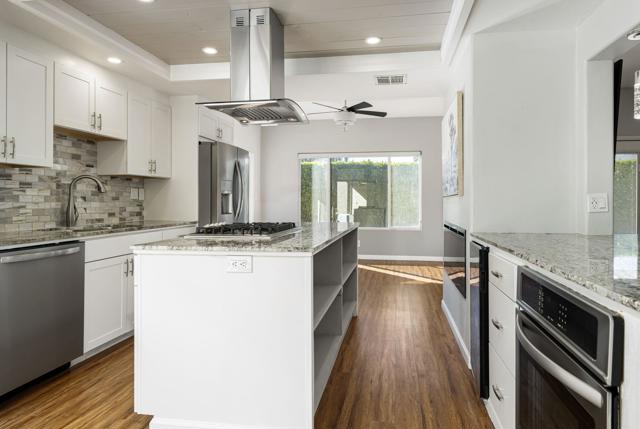 48211 Vista De Nopal, La Quinta CA: https://media.crmls.org/mediaz/dde19097-83b4-4cda-bec9-db9a95c8287c.jpg