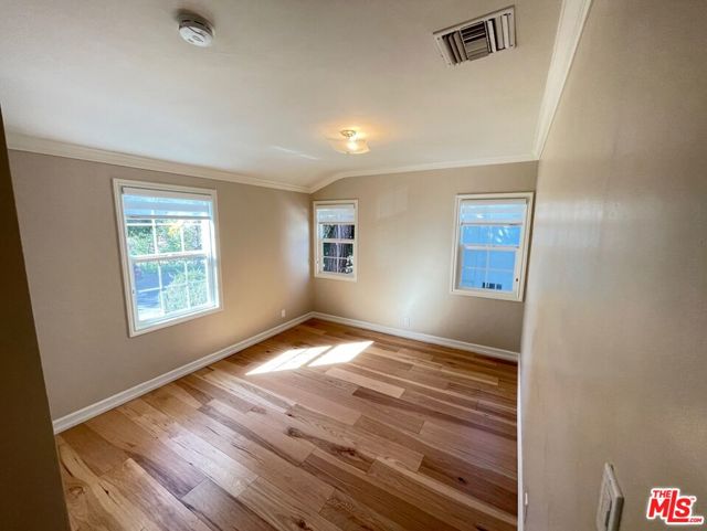 2851 Fairmount Avenue, La Crescenta CA: https://media.crmls.org/mediaz/dde19f79-47c6-4a5d-802e-93e0b8137cec.jpg