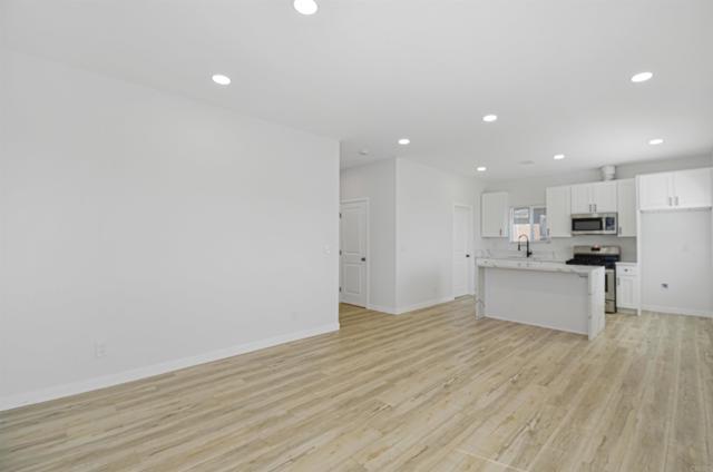 6378 Scimitar Drive, San Diego CA: https://media.crmls.org/mediaz/dde236be-720b-4b90-8e22-74193e742a1f.jpg