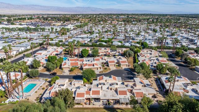 34585 Calle Tobara, Cathedral City CA: https://media.crmls.org/mediaz/dde255ab-9b9f-4831-b341-b811f1315cab.jpg