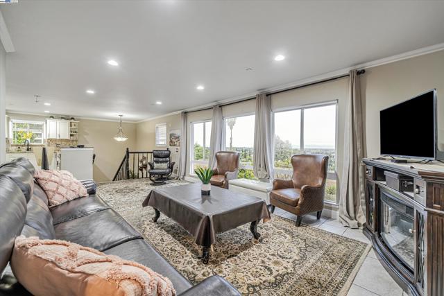 Image 53 of 55 For 370 Appian Way