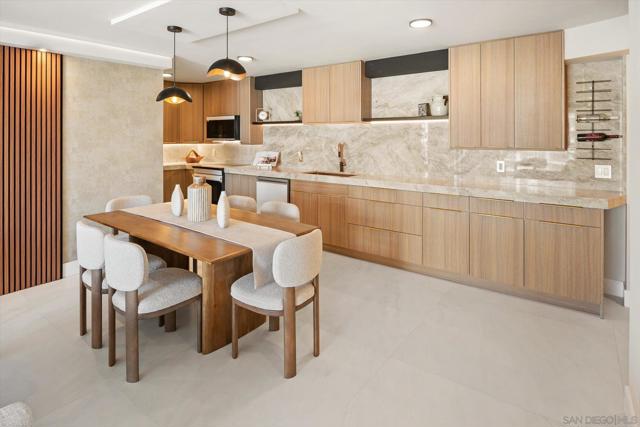 1830 Avenida del Mundo, Coronado CA: https://media.crmls.org/mediaz/dde2b857-6e0c-4b0d-bc1c-13596c6f1944.jpg