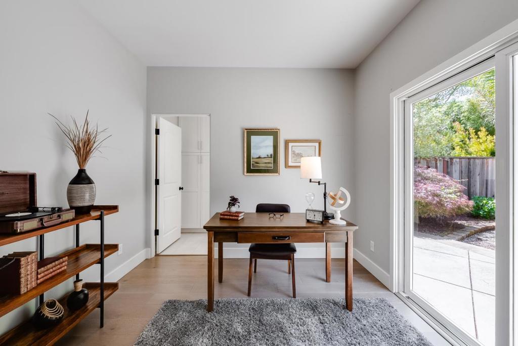 https://media.crmls.org/mediaz/dde39cb2-0142-460f-b0da-893351dc8970.jpg?preset=X-Large