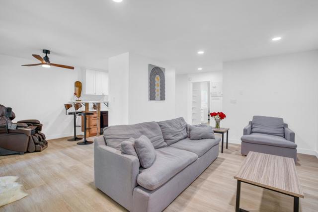 505 Cypress Point Drive, Mountain View CA: https://media.crmls.org/mediaz/dde3a25a-5ef5-4719-839a-f5f18d80713c.jpg