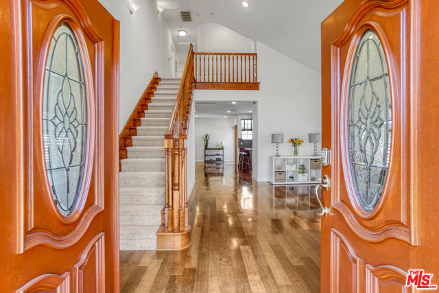 10943 Barman Avenue, Culver City CA: https://media.crmls.org/mediaz/dde3b970-8de6-450a-bc21-47a605c1cf00.jpg