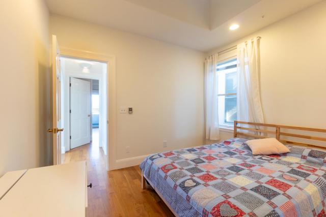 1800 Turk Street, San Francisco CA: https://media.crmls.org/mediaz/dde3f4cf-5352-44f8-ac1f-5356899f06f4.jpg
