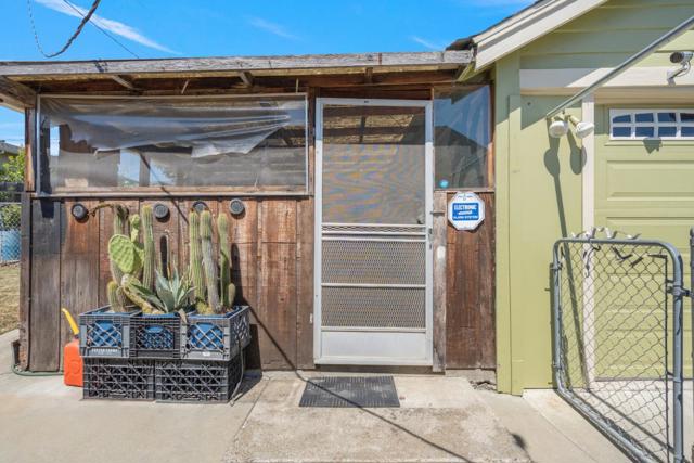 928 Lincoln Street, Watsonville CA: https://media.crmls.org/mediaz/dde4bfad-7b3f-425d-9202-e3db2fa57313.jpg