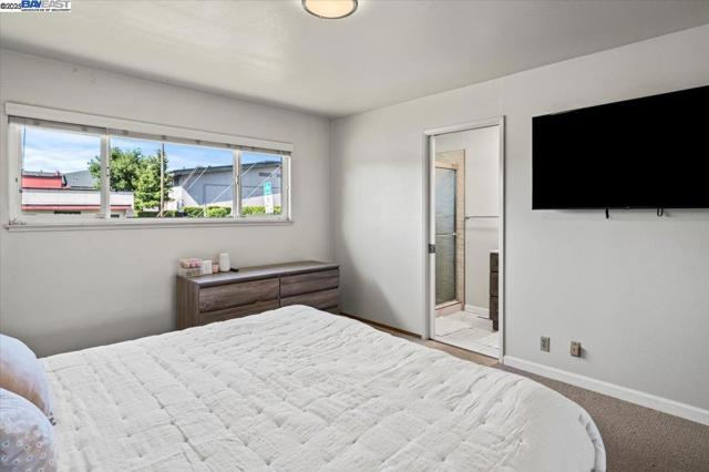 4105 Heyer Ave, Castro Valley CA: https://media.crmls.org/mediaz/dde4d5a3-2588-43d0-8395-6cceb4cb1f92.jpg