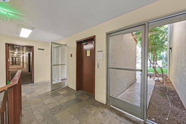 1087 Murrieta Blvd, Livermore CA: https://media.crmls.org/mediaz/dde55a6e-6e84-4db5-be82-436bd03f6d8d.jpg