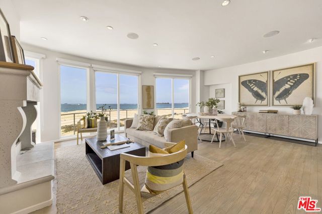 7019 E Seaside Walk, Long Beach CA: https://media.crmls.org/mediaz/dde5e71d-fbb7-484e-9900-bd12c1e38a90.jpg