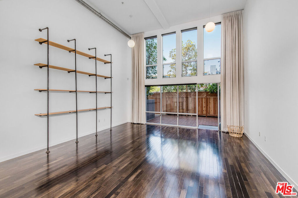 4215 Glencoe Avenue #130