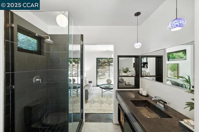 1341 Juanita Dr, Lafayette CA: https://media.crmls.org/mediaz/dde61de8-b636-4b18-a7e7-05f086eeec9a.jpg