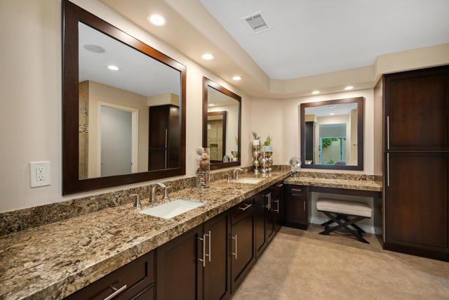 38678 Dahlia Way, Palm Desert CA: https://media.crmls.org/mediaz/dde6b5c3-9ba1-4af5-9310-c65cdc10b0b9.jpg
