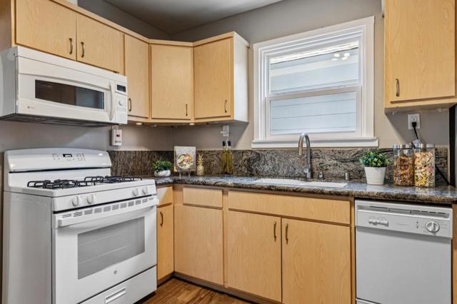 275 Teddy Avenue, San Francisco CA: https://media.crmls.org/mediaz/dde6cee6-0bac-49c4-84d8-580e2c3bfc4b.jpg