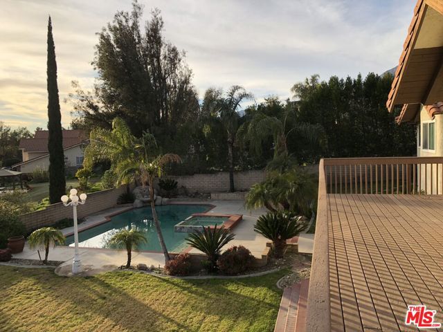 10723 Ridge Canyon Road, Rancho Cucamonga CA: https://media.crmls.org/mediaz/dde6edbc-7c84-4455-9bf4-9eefebc4f888.jpg