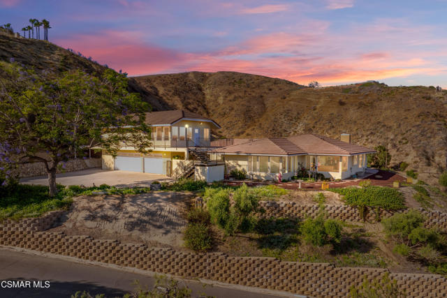 1140 San Clemente Way, Camarillo CA: https://media.crmls.org/mediaz/dde79eed-32e2-4d17-87f2-afb7bb9ae7a4.jpg