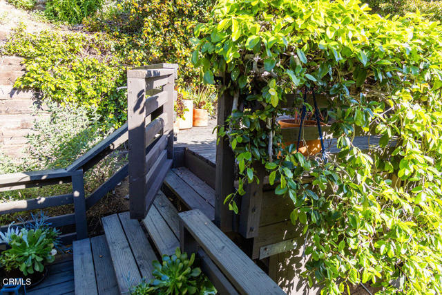 Detail Gallery Image 16 of 24 For 4053 Cromwell Ave, Los Angeles,  CA 90027 - 3 Beds | 3 Baths