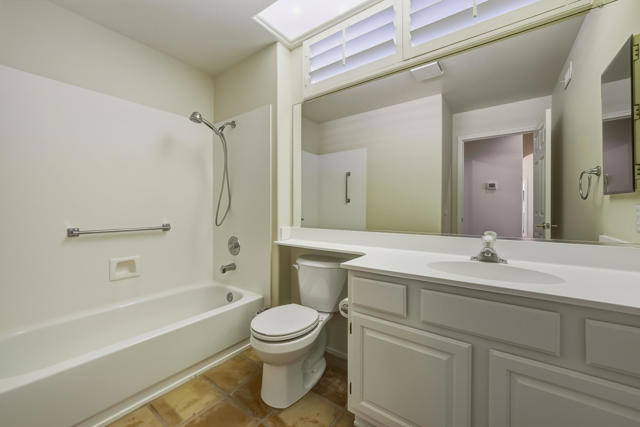 78428 Desert Willow Drive, Palm Desert CA: https://media.crmls.org/mediaz/dde8a4a6-8652-421b-83f2-b8e6db04710b.jpg