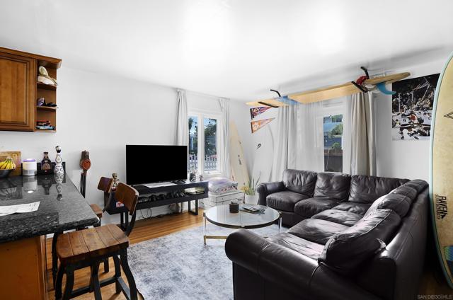 3943 Ingraham St, San Diego CA: https://media.crmls.org/mediaz/dde8a902-d436-4f80-89f8-dc6c088c1a6e.jpg