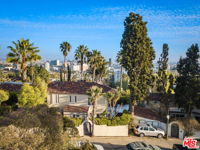 2063 Grace Avenue, Los Angeles CA: https://media.crmls.org/mediaz/dde8aff3-1858-4dc3-91c1-4b72dcb807ce.jpg
